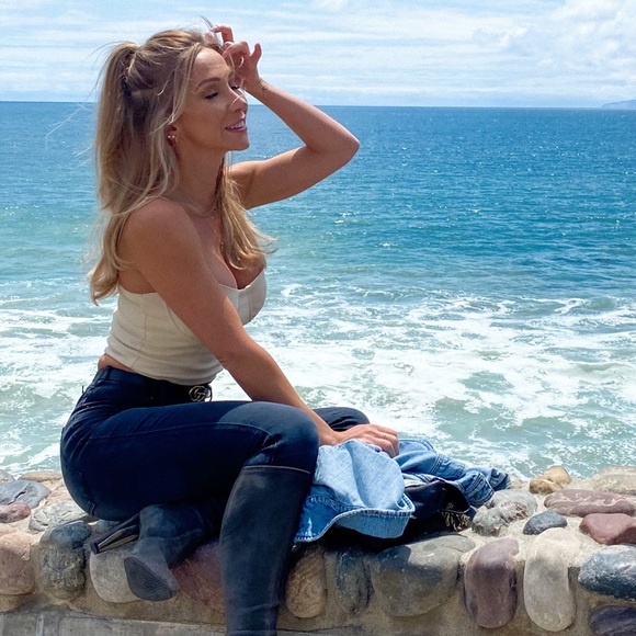 HEY I’M VALENTINA - Picture 2 of 3